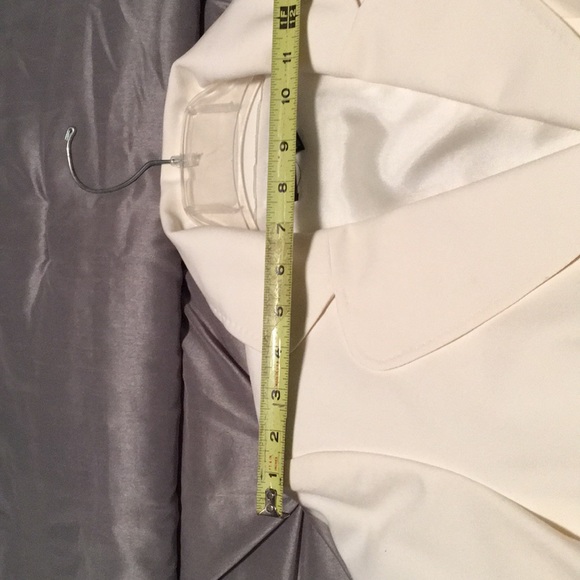 Suit. Size 10. High end. This is a class act fabric is like no other. - Picture 6 of 8